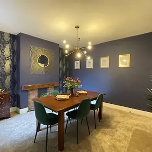 Queens Boutique House Centre With Parking Holiday home Chester