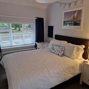 On Heath Park Apartment Cardiff
